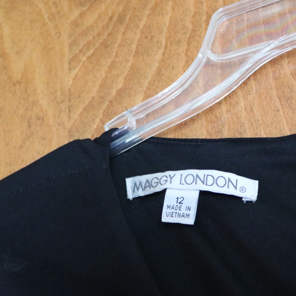 Maggy London Green and Black Long Sleeve Bodycon Dress - Picture 3 of 4